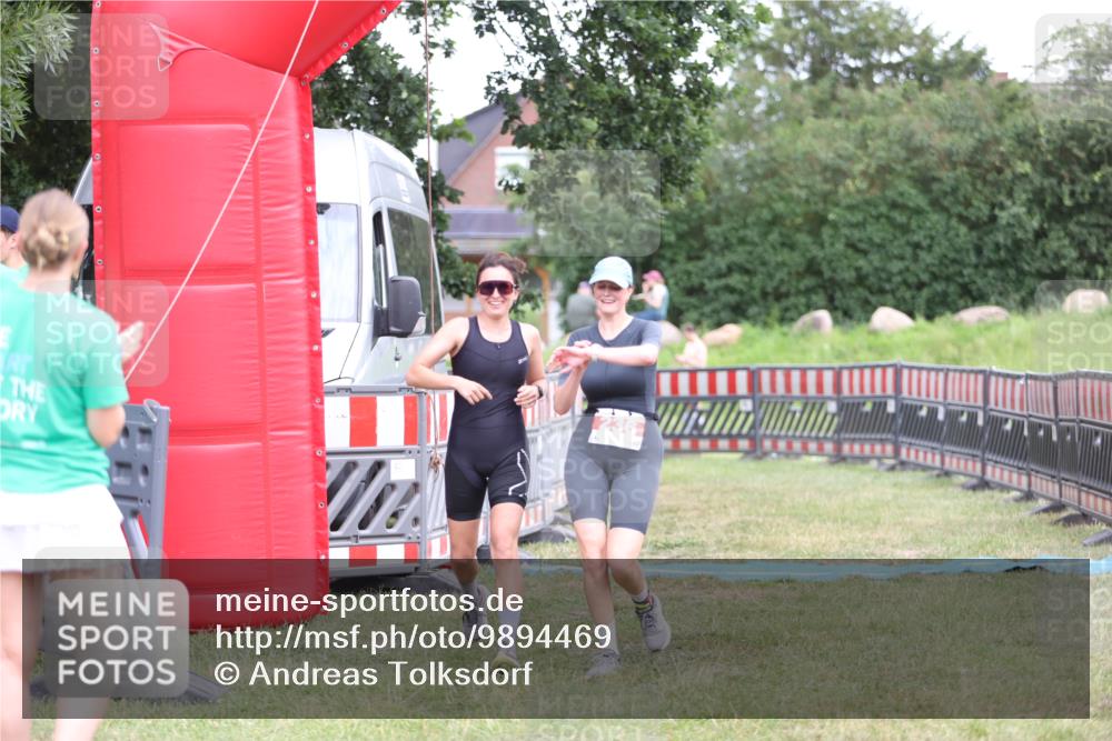 21.06.2026 - 29. Vierlanden-Triathlon Andreas Tolksdorf http://msf.ph/oto/9894469 21.06.2026 14:50:51 Ziel 236, 236 meine-sportfotos.de