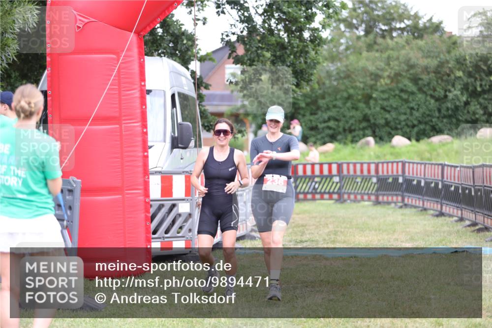 21.06.2026 - 29. Vierlanden-Triathlon Andreas Tolksdorf http://msf.ph/oto/9894471 21.06.2026 14:50:51 Ziel 236, 236 meine-sportfotos.de