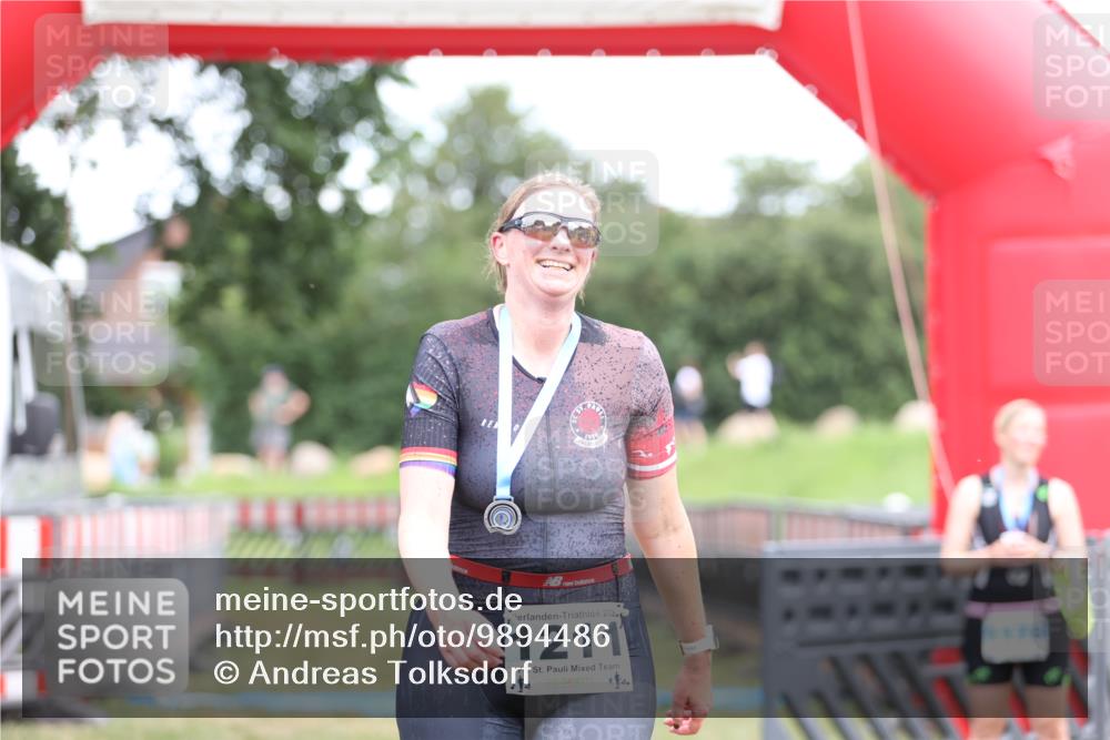 21.06.2026 - 29. Vierlanden-Triathlon Andreas Tolksdorf http://msf.ph/oto/9894486 21.06.2026 14:55:46 Ziel  meine-sportfotos.de
