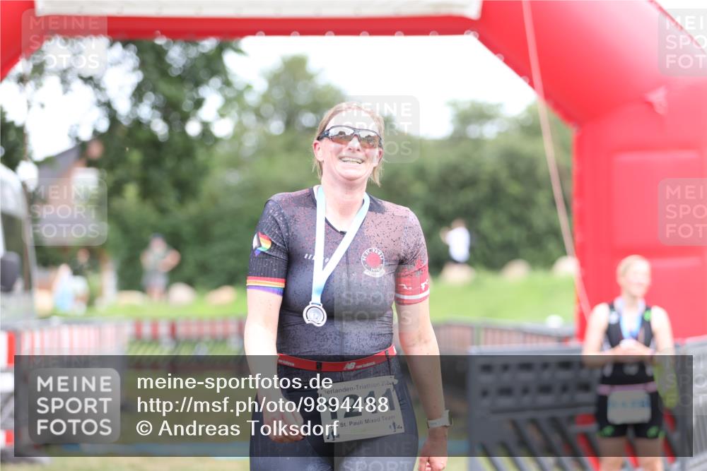21.06.2026 - 29. Vierlanden-Triathlon Andreas Tolksdorf http://msf.ph/oto/9894488 21.06.2026 14:55:46 Ziel  meine-sportfotos.de