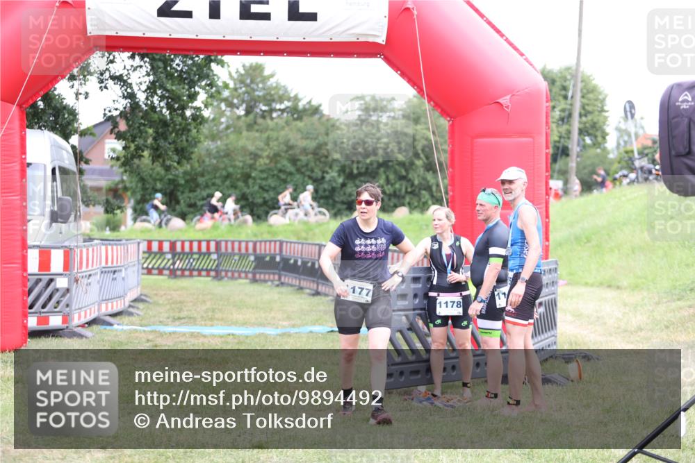 21.06.2026 - 29. Vierlanden-Triathlon Andreas Tolksdorf http://msf.ph/oto/9894492 21.06.2026 14:57:17 Ziel  meine-sportfotos.de