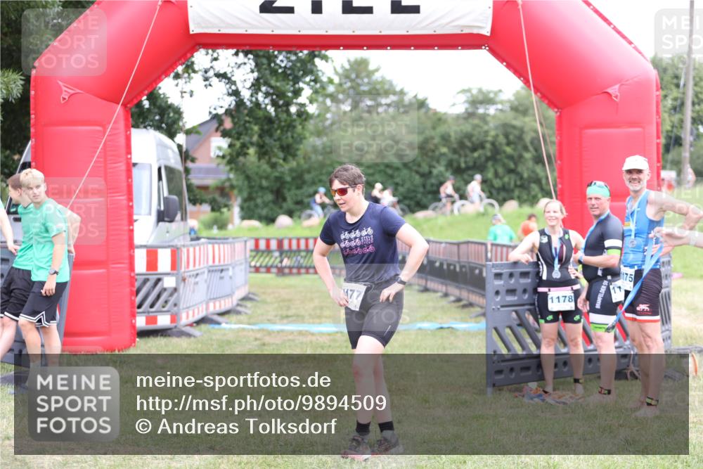 21.06.2026 - 29. Vierlanden-Triathlon Andreas Tolksdorf http://msf.ph/oto/9894509 21.06.2026 14:57:19 Ziel  meine-sportfotos.de