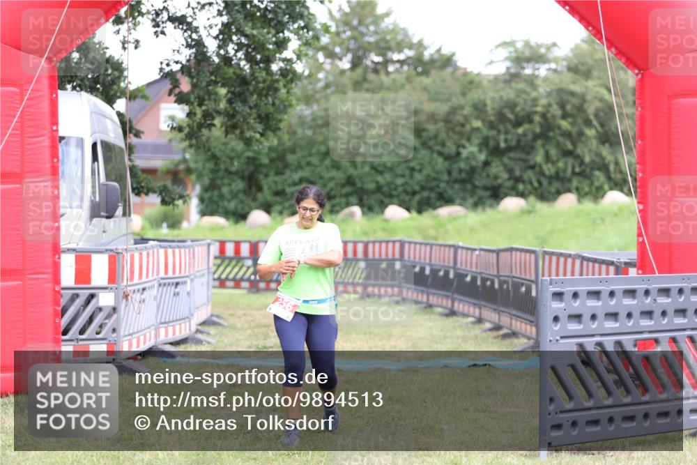 21.06.2026 - 29. Vierlanden-Triathlon Andreas Tolksdorf http://msf.ph/oto/9894513 21.06.2026 15:00:33 Ziel 256, 256 meine-sportfotos.de