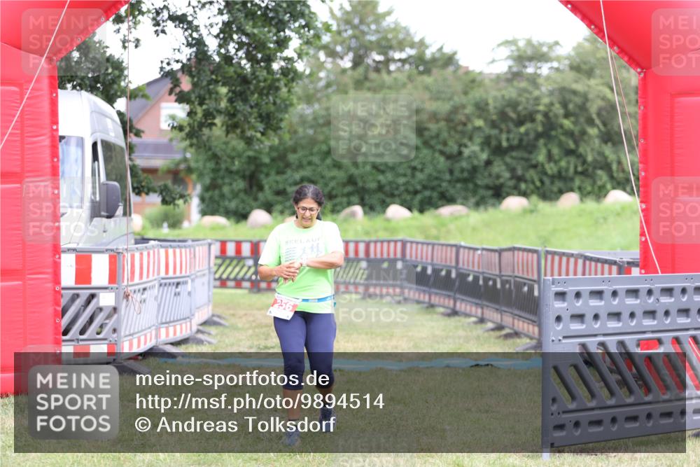 21.06.2026 - 29. Vierlanden-Triathlon Andreas Tolksdorf http://msf.ph/oto/9894514 21.06.2026 15:00:33 Ziel 256, 256 meine-sportfotos.de