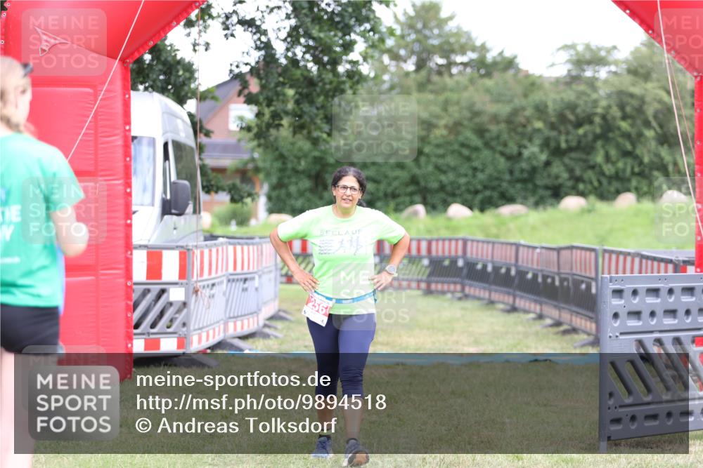 21.06.2026 - 29. Vierlanden-Triathlon Andreas Tolksdorf http://msf.ph/oto/9894518 21.06.2026 15:00:34 Ziel 256, 256 meine-sportfotos.de