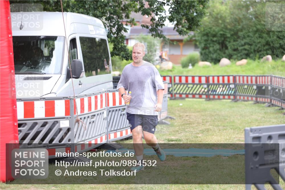 21.06.2026 - 29. Vierlanden-Triathlon Andreas Tolksdorf http://msf.ph/oto/9894532 21.06.2026 15:03:26 Ziel 736, 736 meine-sportfotos.de