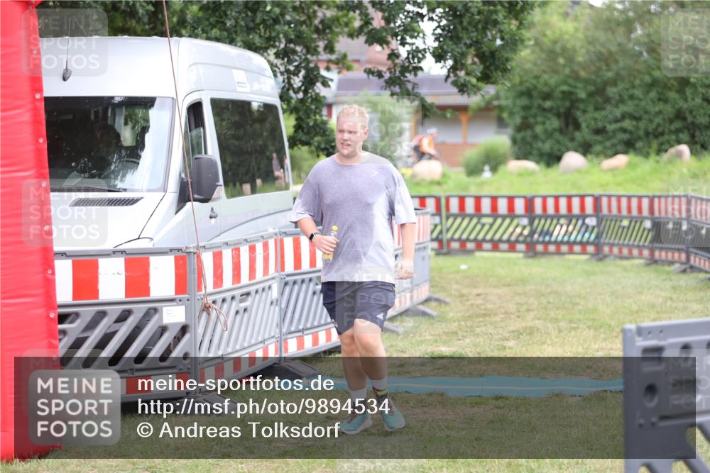 21.06.2026 - 29. Vierlanden-Triathlon Andreas Tolksdorf http://msf.ph/oto/9894534 21.06.2026 15:03:26 Ziel 736, 736 meine-sportfotos.de