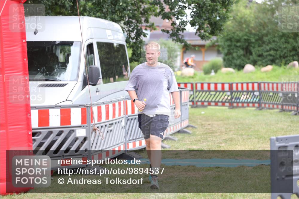 21.06.2026 - 29. Vierlanden-Triathlon Andreas Tolksdorf http://msf.ph/oto/9894537 21.06.2026 15:03:26 Ziel 736, 736 meine-sportfotos.de