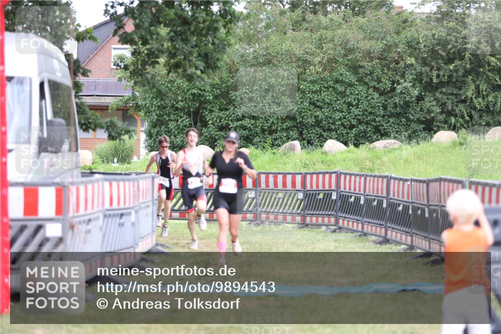 21.06.2026 - 29. Vierlanden-Triathlon Andreas Tolksdorf http://msf.ph/oto/9894543 21.06.2026 15:05:03 Ziel 255, 1245, 1246, 255, 1245, 1246 meine-sportfotos.de
