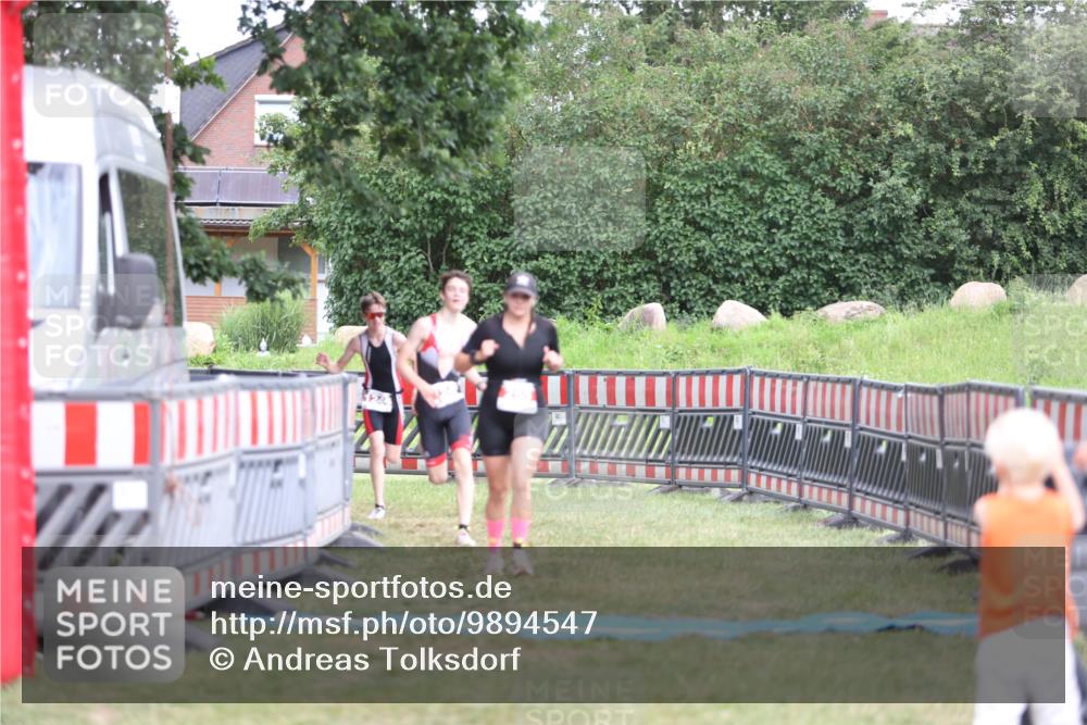 21.06.2026 - 29. Vierlanden-Triathlon Andreas Tolksdorf http://msf.ph/oto/9894547 21.06.2026 15:05:03 Ziel 255, 1245, 1246, 255, 1245, 1246 meine-sportfotos.de