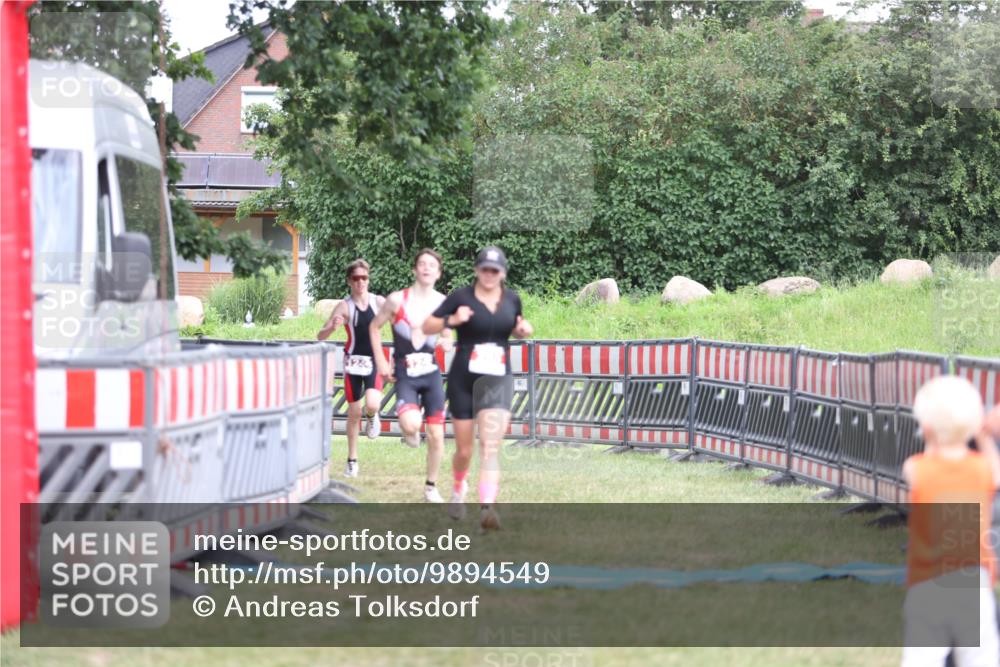 21.06.2026 - 29. Vierlanden-Triathlon Andreas Tolksdorf http://msf.ph/oto/9894549 21.06.2026 15:05:03 Ziel 255, 1245, 1246, 255, 1245, 1246 meine-sportfotos.de