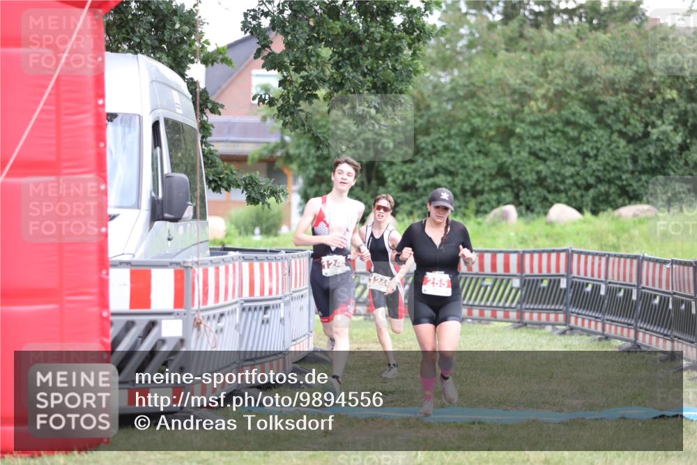 21.06.2026 - 29. Vierlanden-Triathlon Andreas Tolksdorf http://msf.ph/oto/9894556 21.06.2026 15:05:04 Ziel 255, 1245, 1246, 255, 1245, 1246 meine-sportfotos.de