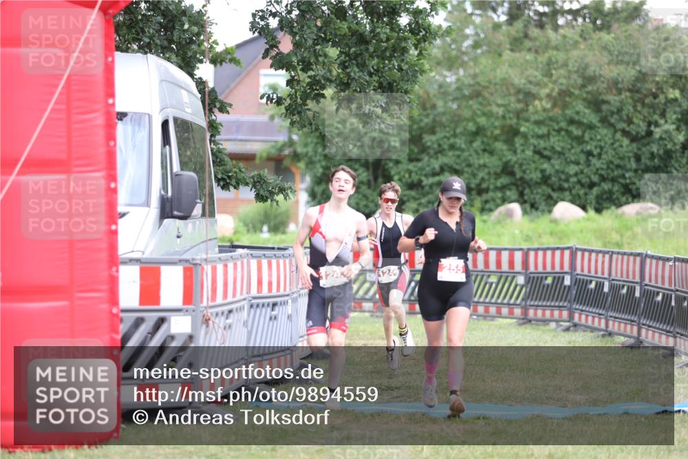 21.06.2026 - 29. Vierlanden-Triathlon Andreas Tolksdorf http://msf.ph/oto/9894559 21.06.2026 15:05:04 Ziel 255, 1245, 1246, 255, 1245, 1246 meine-sportfotos.de
