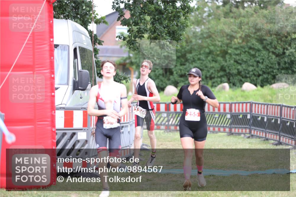 21.06.2026 - 29. Vierlanden-Triathlon Andreas Tolksdorf http://msf.ph/oto/9894567 21.06.2026 15:05:06 Ziel 255, 1245, 1246, 255, 1245, 1246 meine-sportfotos.de