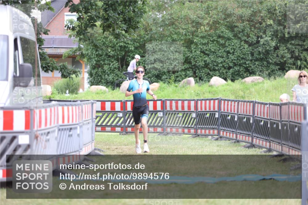 21.06.2026 - 29. Vierlanden-Triathlon Andreas Tolksdorf http://msf.ph/oto/9894576 21.06.2026 15:05:31 Ziel 1252, 1252 meine-sportfotos.de