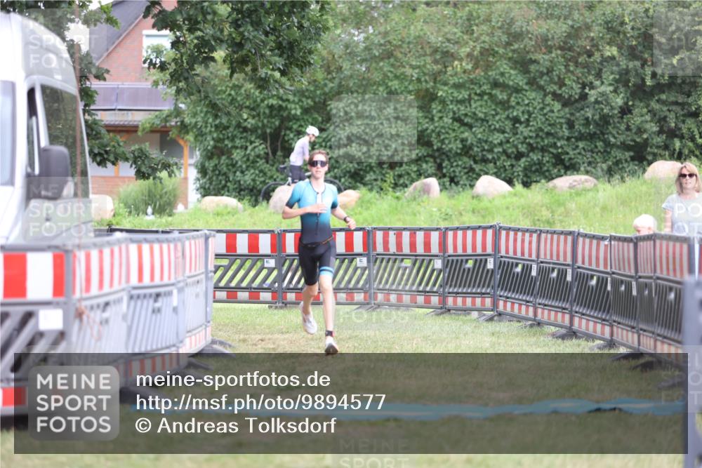 21.06.2026 - 29. Vierlanden-Triathlon Andreas Tolksdorf http://msf.ph/oto/9894577 21.06.2026 15:05:31 Ziel 1252, 1252 meine-sportfotos.de
