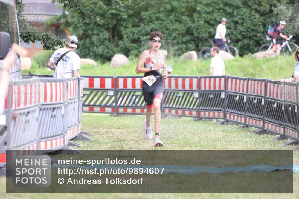 21.06.2026 - 29. Vierlanden-Triathlon Andreas Tolksdorf http://msf.ph/oto/9894607 21.06.2026 15:06:02 Ziel 1250, 1250 meine-sportfotos.de
