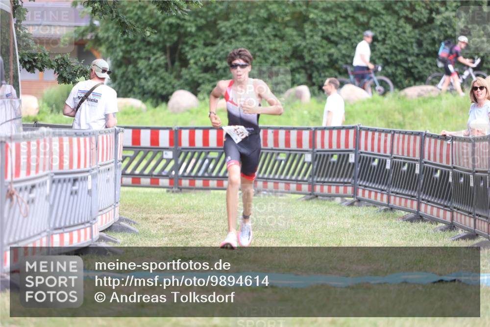 21.06.2026 - 29. Vierlanden-Triathlon Andreas Tolksdorf http://msf.ph/oto/9894614 21.06.2026 15:06:02 Ziel 1250, 1250 meine-sportfotos.de