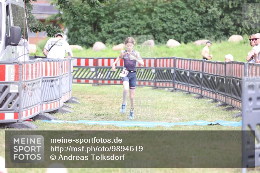 21.06.2026 - 29. Vierlanden-Triathlon Andreas Tolksdorf http://msf.ph/oto/9894619 21.06.2026 15:06:45 Ziel 1331, 1331 meine-sportfotos.de