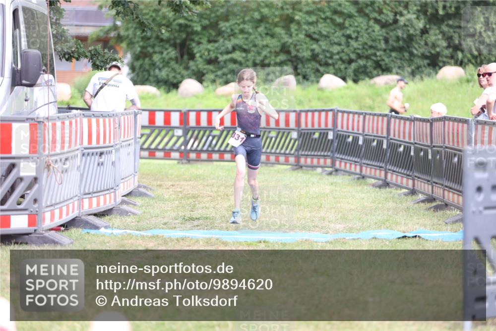 21.06.2026 - 29. Vierlanden-Triathlon Andreas Tolksdorf http://msf.ph/oto/9894620 21.06.2026 15:06:45 Ziel 1331, 1331 meine-sportfotos.de