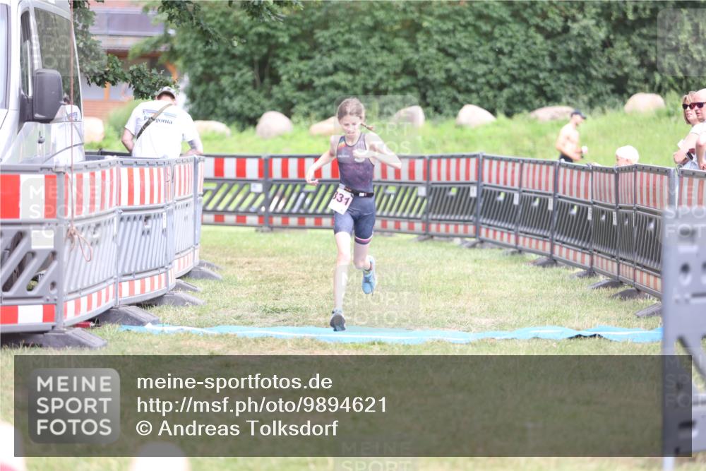 21.06.2026 - 29. Vierlanden-Triathlon Andreas Tolksdorf http://msf.ph/oto/9894621 21.06.2026 15:06:45 Ziel 1331, 1331 meine-sportfotos.de