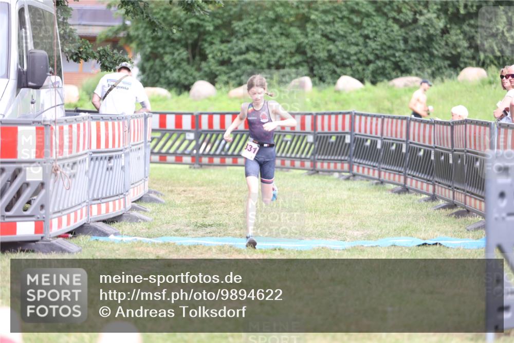 21.06.2026 - 29. Vierlanden-Triathlon Andreas Tolksdorf http://msf.ph/oto/9894622 21.06.2026 15:06:45 Ziel 1331, 1331 meine-sportfotos.de