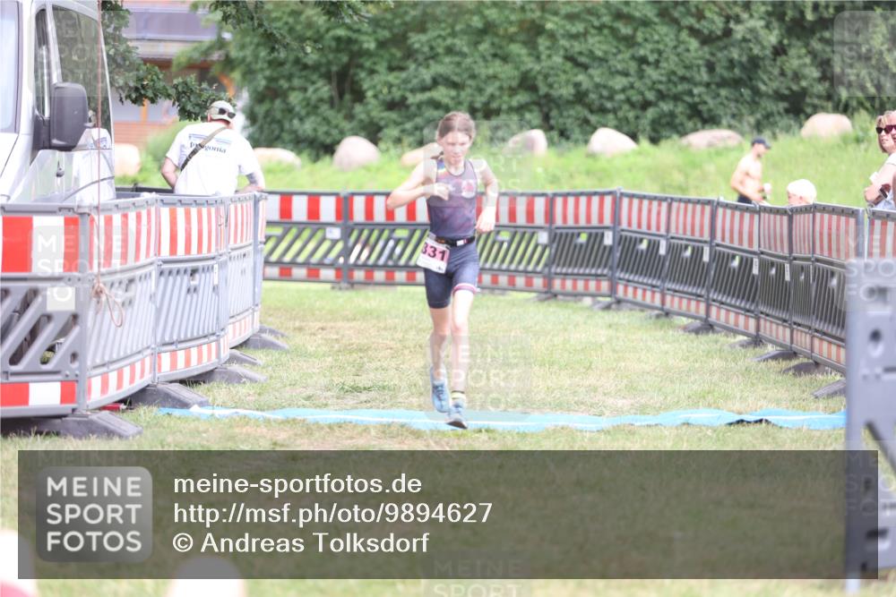 21.06.2026 - 29. Vierlanden-Triathlon Andreas Tolksdorf http://msf.ph/oto/9894627 21.06.2026 15:06:45 Ziel 1331, 1331 meine-sportfotos.de