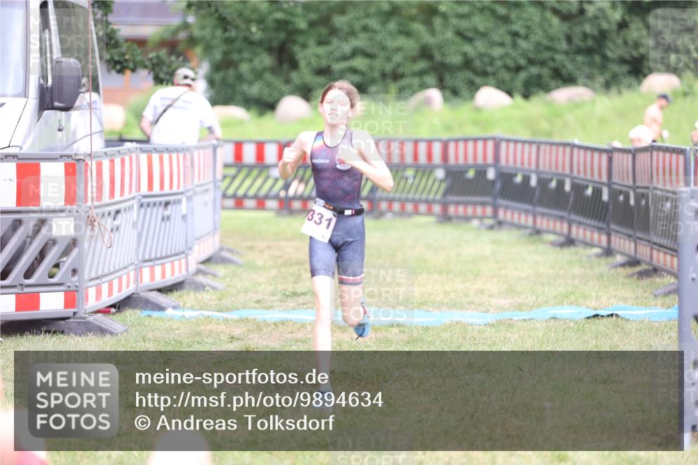 21.06.2026 - 29. Vierlanden-Triathlon Andreas Tolksdorf http://msf.ph/oto/9894634 21.06.2026 15:06:46 Ziel 1331, 1331 meine-sportfotos.de