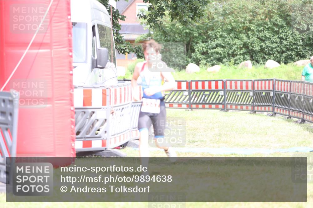 21.06.2026 - 29. Vierlanden-Triathlon Andreas Tolksdorf http://msf.ph/oto/9894638 21.06.2026 15:07:07 Ziel 1247, 1247 meine-sportfotos.de