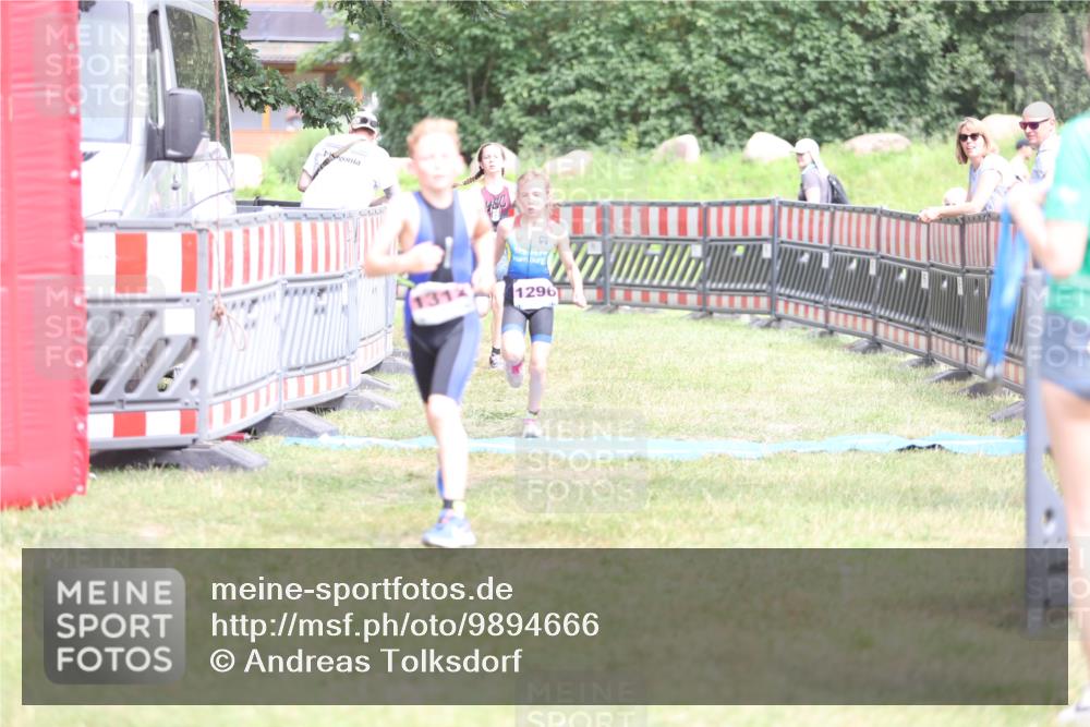 21.06.2026 - 29. Vierlanden-Triathlon Andreas Tolksdorf http://msf.ph/oto/9894666 21.06.2026 15:07:19 Ziel 1296, 1312, 1328, 1296, 1312, 1328 meine-sportfotos.de