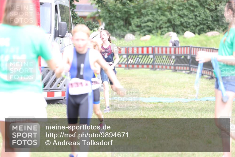 21.06.2026 - 29. Vierlanden-Triathlon Andreas Tolksdorf http://msf.ph/oto/9894671 21.06.2026 15:07:21 Ziel 1251, 1296, 1312, 1328, 1251, 1296, 1312, 1328 meine-sportfotos.de