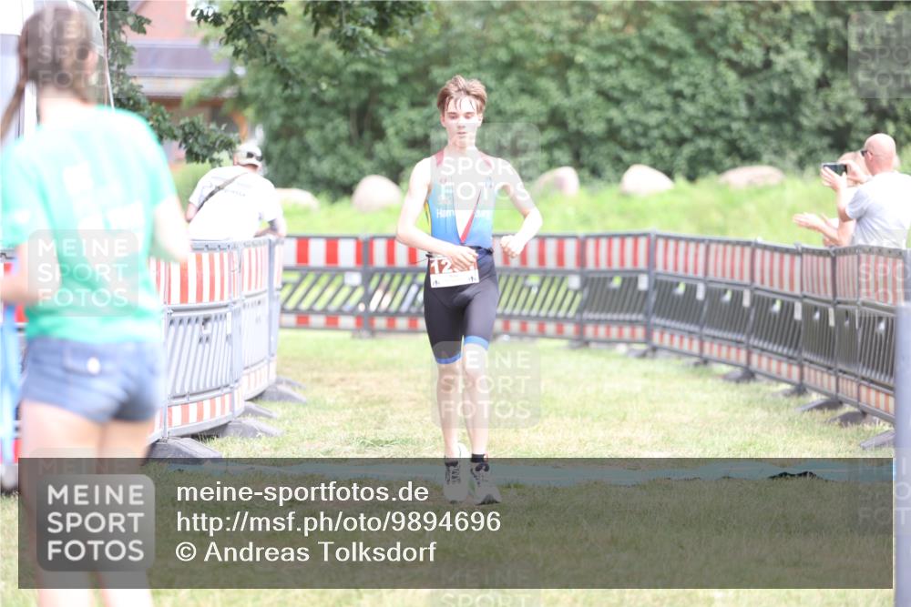 21.06.2026 - 29. Vierlanden-Triathlon Andreas Tolksdorf http://msf.ph/oto/9894696 21.06.2026 15:07:29 Ziel 1251, 1330, 1251, 1330 meine-sportfotos.de