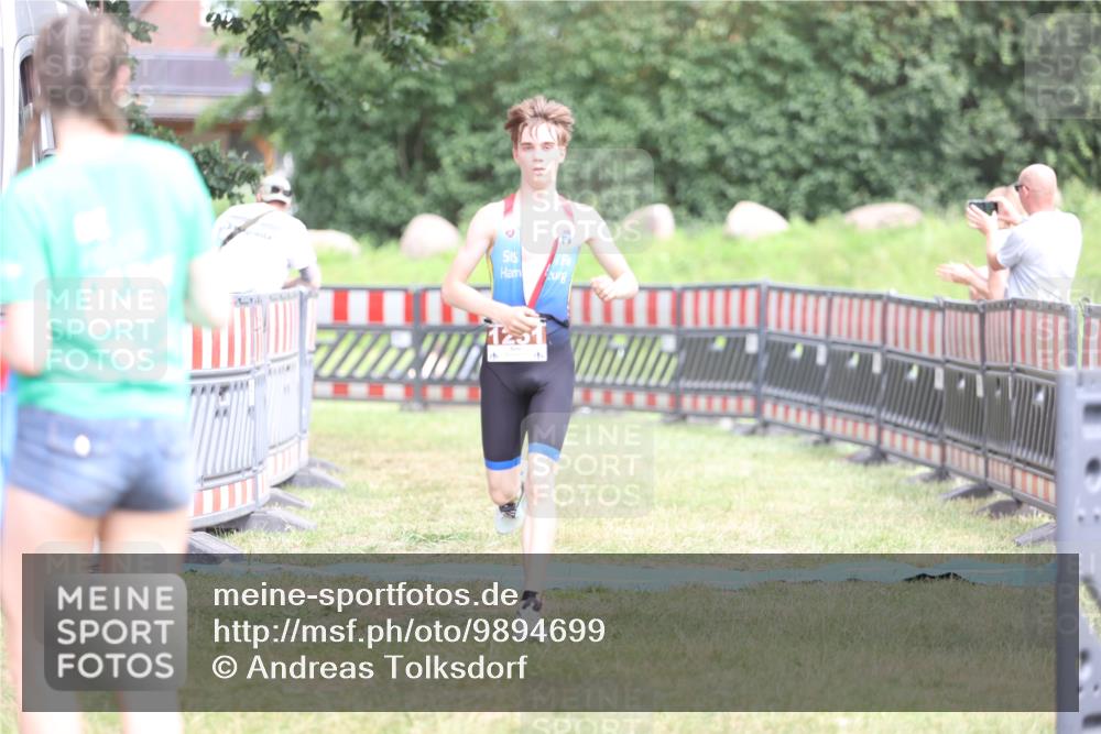 21.06.2026 - 29. Vierlanden-Triathlon Andreas Tolksdorf http://msf.ph/oto/9894699 21.06.2026 15:07:29 Ziel 1251, 1330, 1251, 1330 meine-sportfotos.de