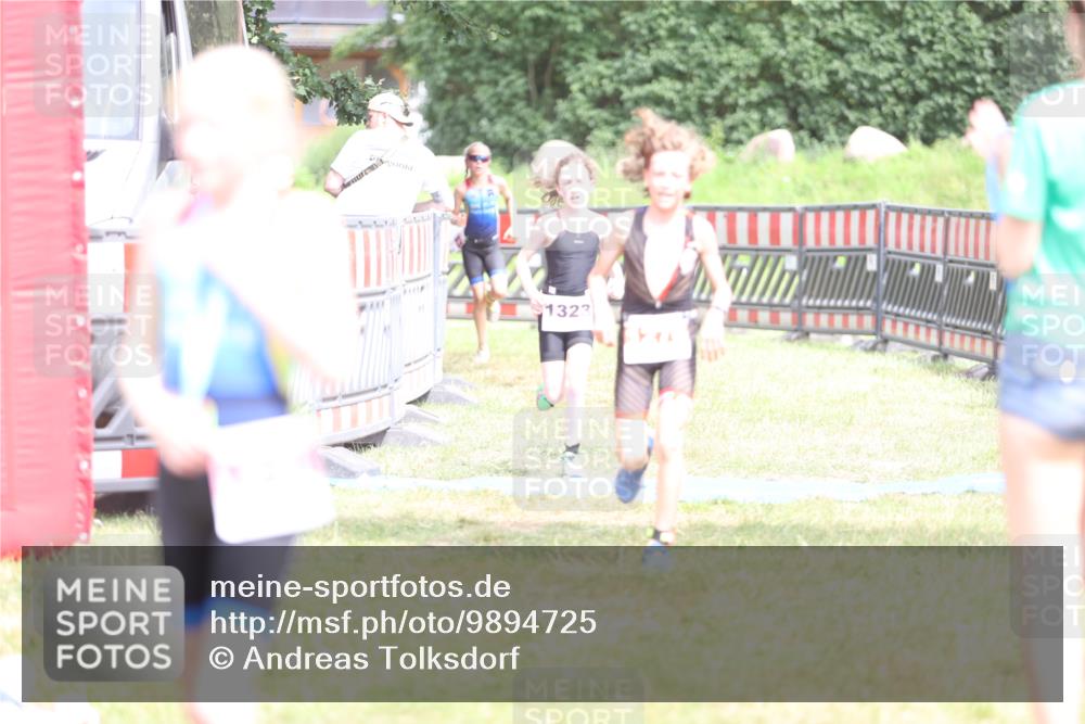 21.06.2026 - 29. Vierlanden-Triathlon Andreas Tolksdorf http://msf.ph/oto/9894725 21.06.2026 15:07:41 Ziel 1272, 1276, 1284, 1313, 1330, 1333, 1272, 1276, 1284, 1313, 1330, 1333 meine-sportfotos.de