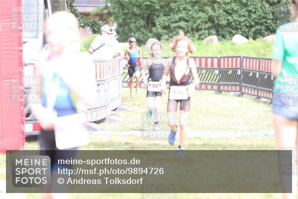 21.06.2026 - 29. Vierlanden-Triathlon Andreas Tolksdorf http://msf.ph/oto/9894726 21.06.2026 15:07:41 Ziel 1272, 1276, 1284, 1313, 1330, 1333, 1272, 1276, 1284, 1313, 1330, 1333 meine-sportfotos.de