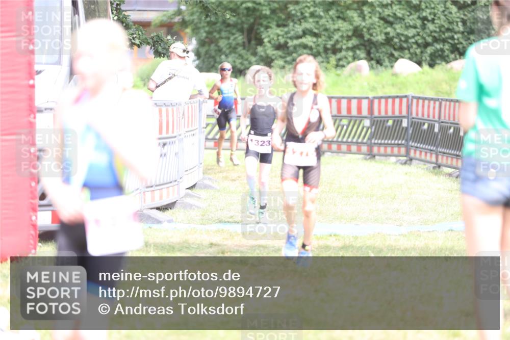 21.06.2026 - 29. Vierlanden-Triathlon Andreas Tolksdorf http://msf.ph/oto/9894727 21.06.2026 15:07:41 Ziel 1272, 1276, 1284, 1313, 1330, 1333, 1272, 1276, 1284, 1313, 1330, 1333 meine-sportfotos.de