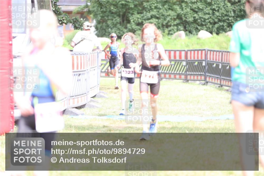 21.06.2026 - 29. Vierlanden-Triathlon Andreas Tolksdorf http://msf.ph/oto/9894729 21.06.2026 15:07:41 Ziel 1272, 1276, 1284, 1313, 1330, 1333, 1272, 1276, 1284, 1313, 1330, 1333 meine-sportfotos.de