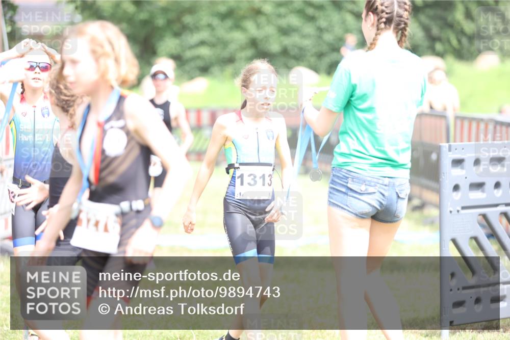 21.06.2026 - 29. Vierlanden-Triathlon Andreas Tolksdorf http://msf.ph/oto/9894743 21.06.2026 15:07:49 Ziel 1272, 1284, 1313, 1333, 1272, 1284, 1313, 1333 meine-sportfotos.de