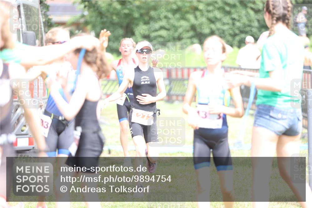 21.06.2026 - 29. Vierlanden-Triathlon Andreas Tolksdorf http://msf.ph/oto/9894754 21.06.2026 15:07:50 Ziel 1272, 1284, 1313, 1333, 1272, 1284, 1313, 1333 meine-sportfotos.de
