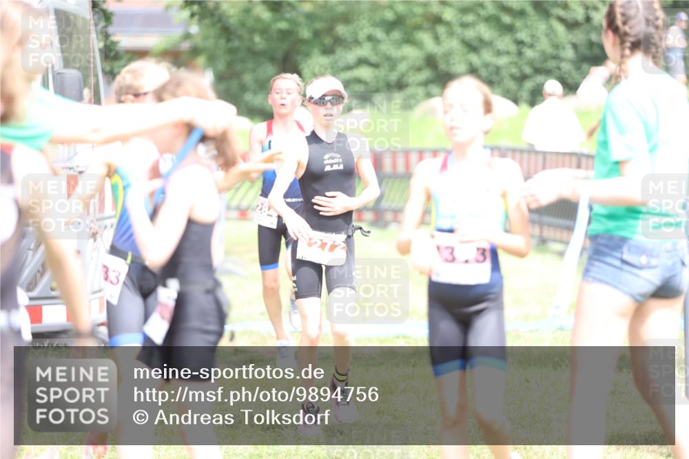 21.06.2026 - 29. Vierlanden-Triathlon Andreas Tolksdorf http://msf.ph/oto/9894756 21.06.2026 15:07:50 Ziel 1272, 1284, 1313, 1333, 1272, 1284, 1313, 1333 meine-sportfotos.de