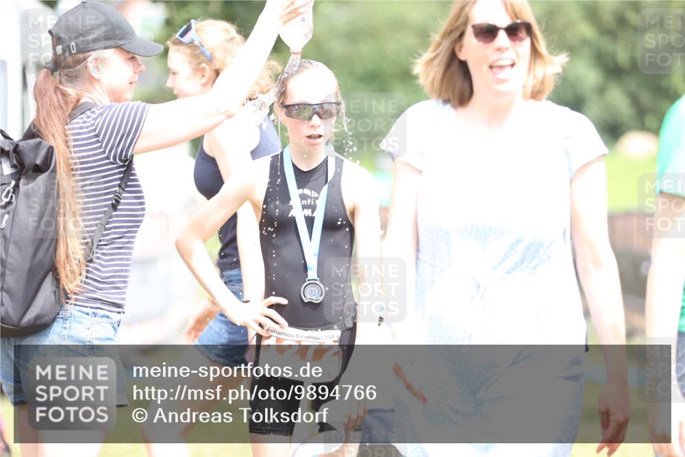 21.06.2026 - 29. Vierlanden-Triathlon Andreas Tolksdorf http://msf.ph/oto/9894766 21.06.2026 15:08:02 Ziel 1289, 1289 meine-sportfotos.de