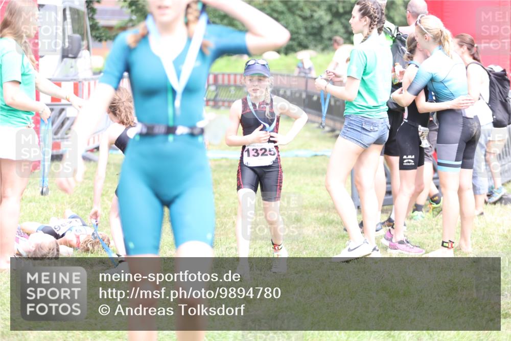 21.06.2026 - 29. Vierlanden-Triathlon Andreas Tolksdorf http://msf.ph/oto/9894780 21.06.2026 15:08:35 Ziel 1231, 1265, 1299, 1300, 1323, 1324, 1231, 1265, 1299, 1300, 1323, 1324 meine-sportfotos.de