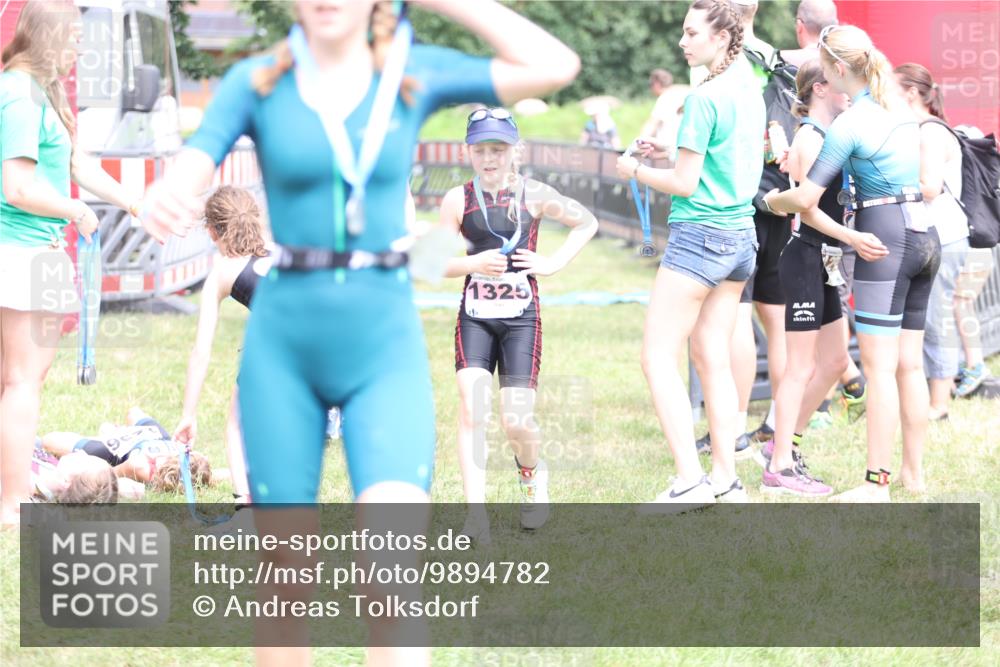 21.06.2026 - 29. Vierlanden-Triathlon Andreas Tolksdorf http://msf.ph/oto/9894782 21.06.2026 15:08:35 Ziel 1231, 1265, 1299, 1300, 1323, 1324, 1231, 1265, 1299, 1300, 1323, 1324 meine-sportfotos.de