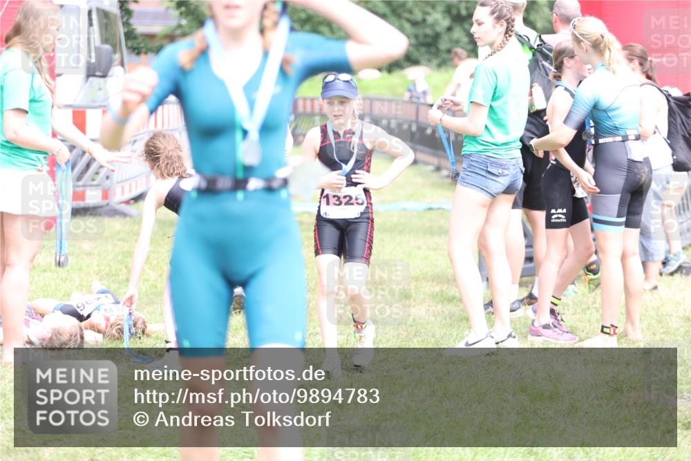 21.06.2026 - 29. Vierlanden-Triathlon Andreas Tolksdorf http://msf.ph/oto/9894783 21.06.2026 15:08:35 Ziel 1231, 1265, 1299, 1300, 1323, 1324, 1231, 1265, 1299, 1300, 1323, 1324 meine-sportfotos.de