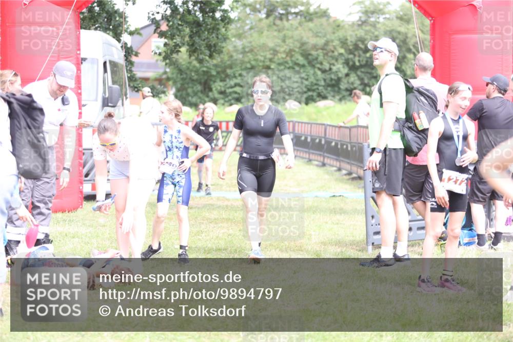 21.06.2026 - 29. Vierlanden-Triathlon Andreas Tolksdorf http://msf.ph/oto/9894797 21.06.2026 15:08:51 Ziel 1231, 1254, 1297, 1231, 1254, 1297 meine-sportfotos.de