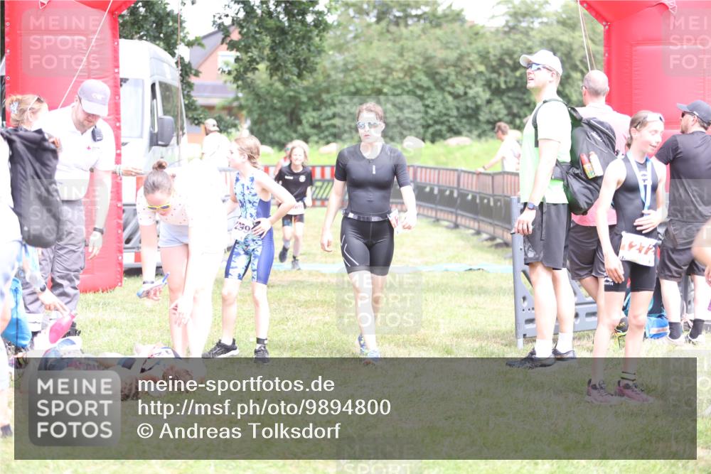 21.06.2026 - 29. Vierlanden-Triathlon Andreas Tolksdorf http://msf.ph/oto/9894800 21.06.2026 15:08:51 Ziel 1231, 1254, 1297, 1231, 1254, 1297 meine-sportfotos.de