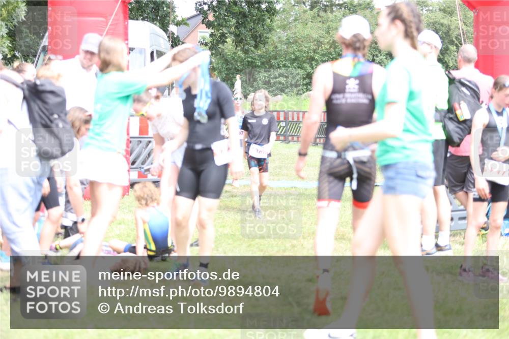 21.06.2026 - 29. Vierlanden-Triathlon Andreas Tolksdorf http://msf.ph/oto/9894804 21.06.2026 15:08:54 Ziel 1254, 1297, 1254, 1297 meine-sportfotos.de