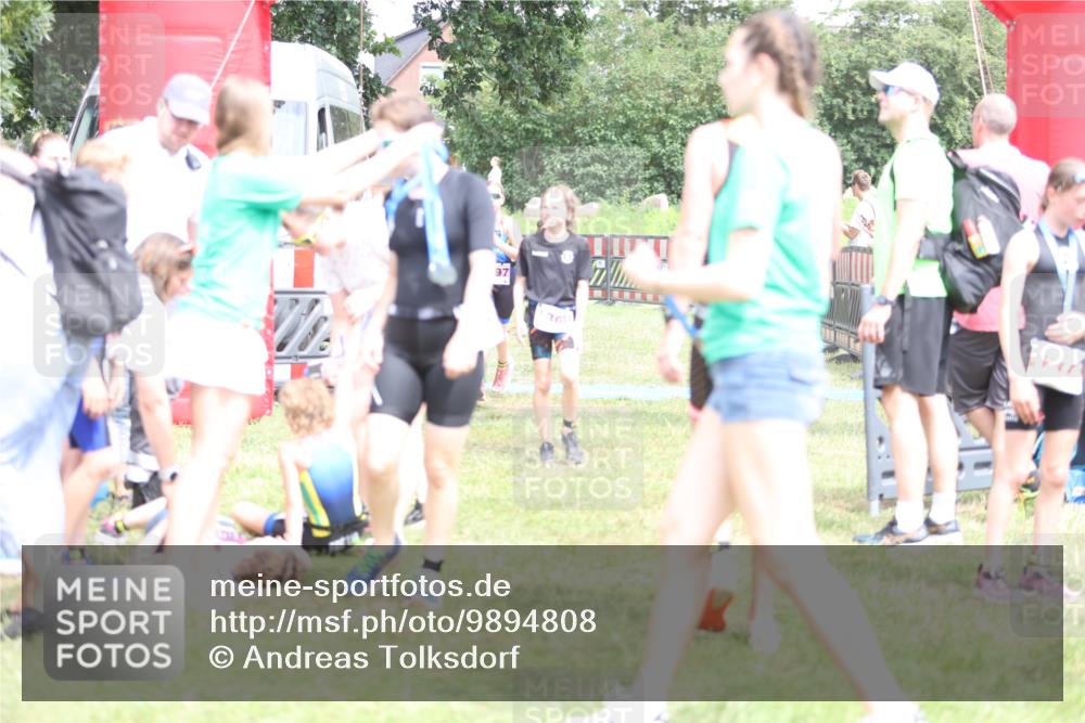 21.06.2026 - 29. Vierlanden-Triathlon Andreas Tolksdorf http://msf.ph/oto/9894808 21.06.2026 15:08:54 Ziel 1254, 1297, 1254, 1297 meine-sportfotos.de