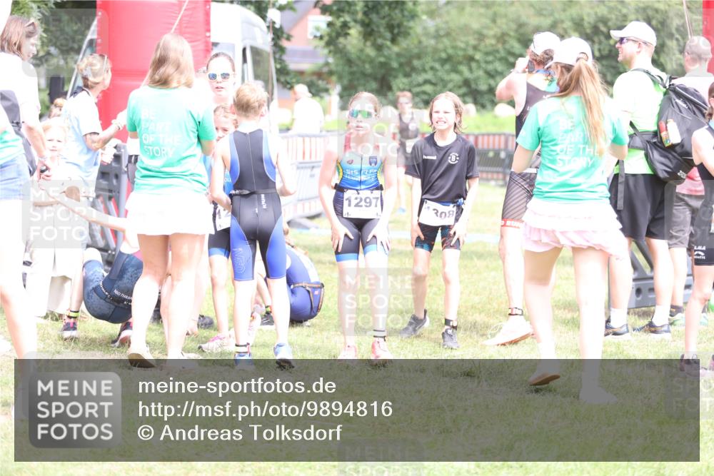 21.06.2026 - 29. Vierlanden-Triathlon Andreas Tolksdorf http://msf.ph/oto/9894816 21.06.2026 15:08:58 Ziel 1254, 1297, 1254, 1297 meine-sportfotos.de
