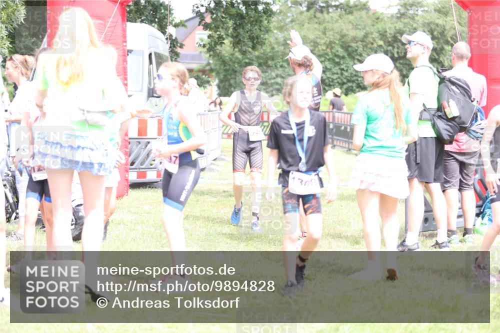 21.06.2026 - 29. Vierlanden-Triathlon Andreas Tolksdorf http://msf.ph/oto/9894828 21.06.2026 15:09:03 Ziel 1254, 1254 meine-sportfotos.de